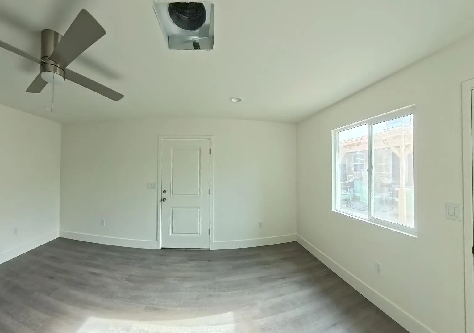 2 bed, 645 sqft, $2,100 — Photo 3