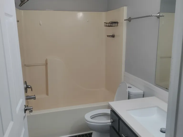 169 E Lakemont Dr #B — Photo 16