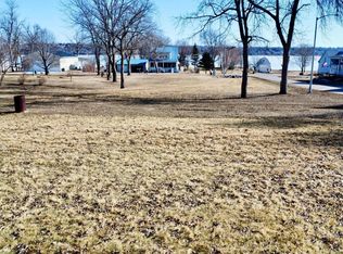 604 Lake Dr, Big Stone City, SD 57216