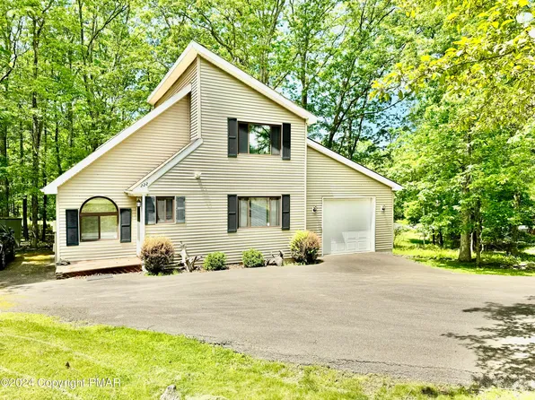 222 Bindale Rd, Tamiment, PA 18371