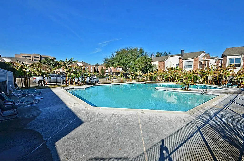 2 bed, 2.0 bath, 1080 sqft, $1,290 — Photo 3