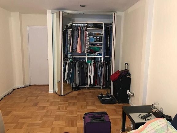4th image of 24520 Grand Central Pkwy APT 2K