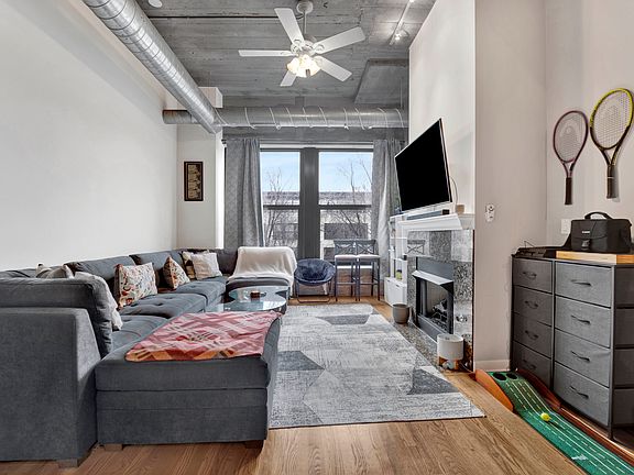3rd image of 1110 W 15th St Unit 327