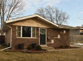 16419 Terry Ln, Oak Forest, IL 60452