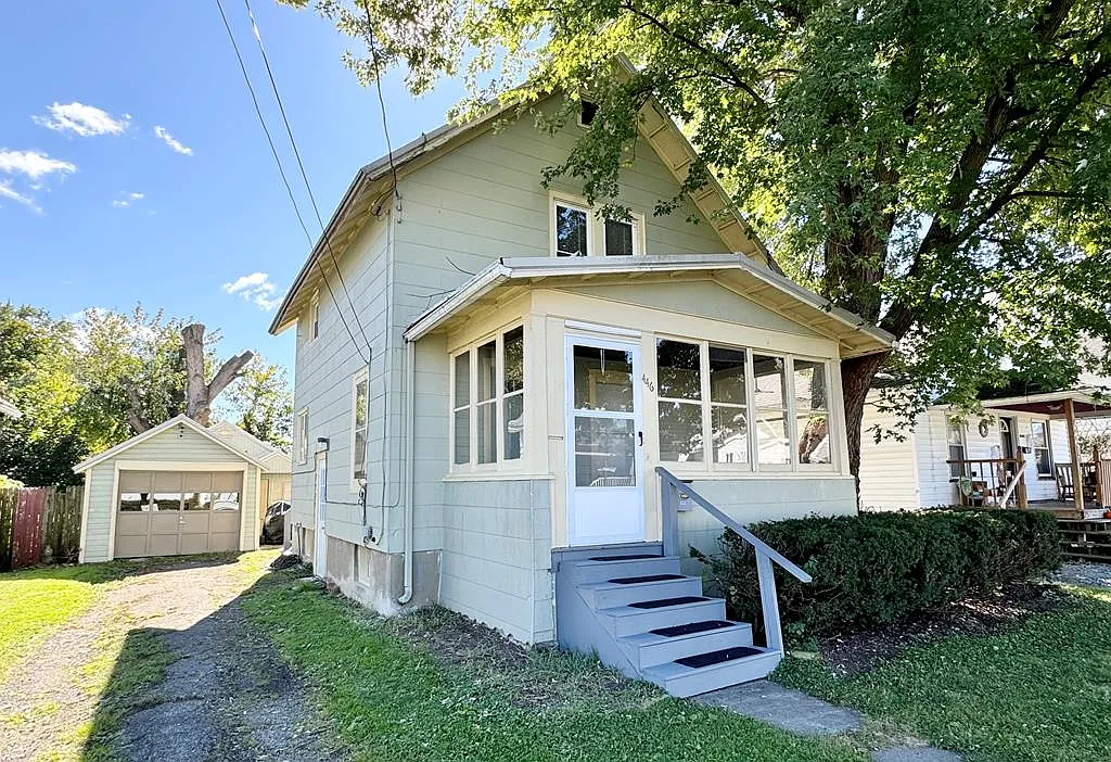 446 Phoenix Ave photo 1