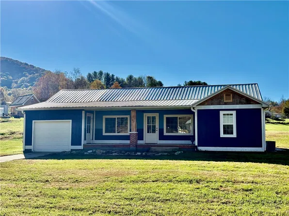 887 Slabtown Road, Zionville, NC 28698