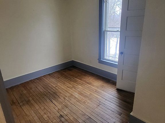 2nd image of 1104 Pennsylvania Ave E #B