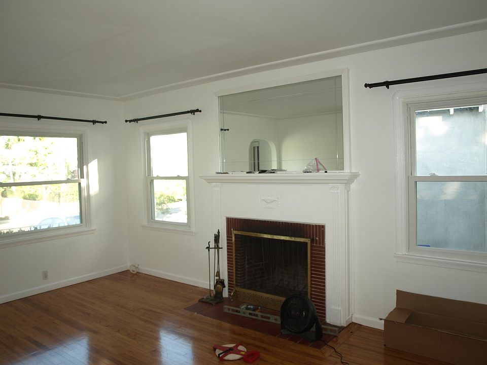1st image of 2336 32nd St