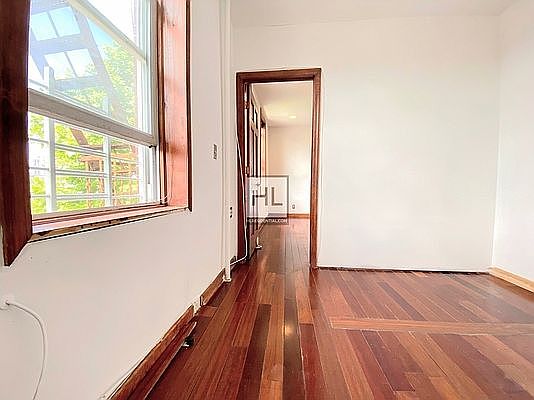 3rd image of 565 Union St #1J