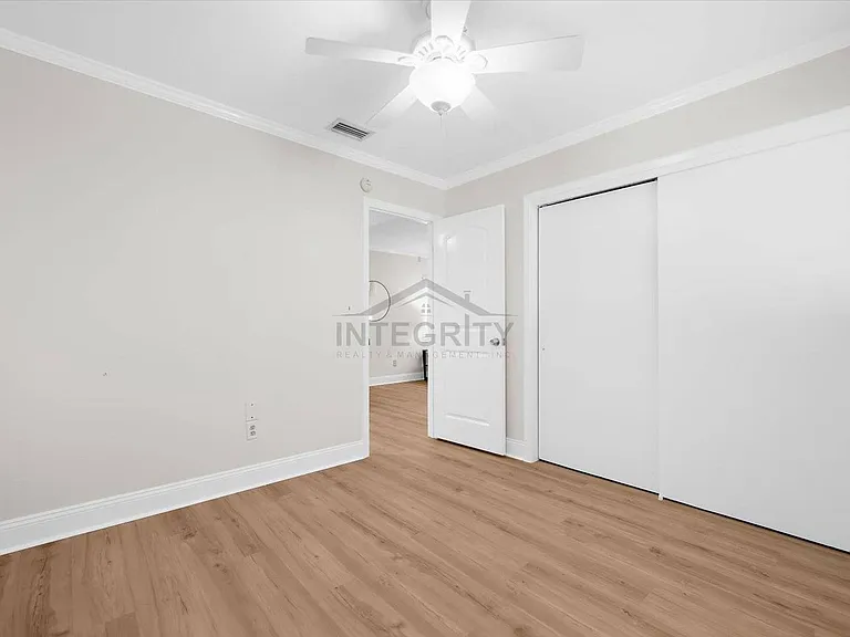 3315 W Beaumont St — Photo 37