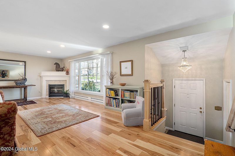 5th image of 201 Grandview Drive
