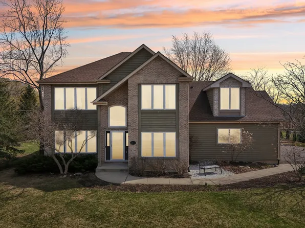 40783 N Gridley Dr, Antioch, IL 60002