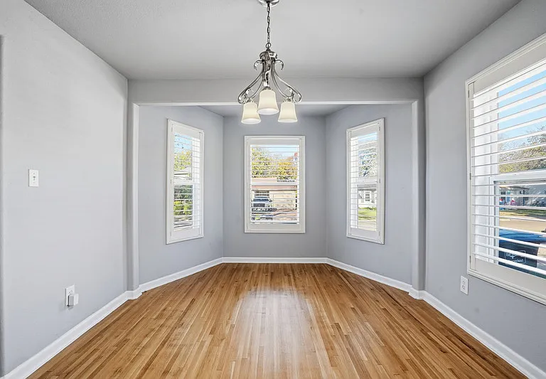 2933 S Hills Ave — Photo 6