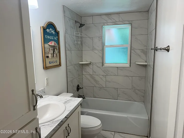 122 N Myrtle St — Photo 9