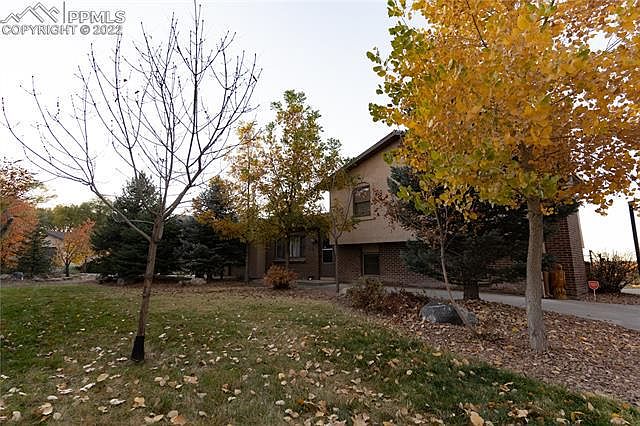 1st image of 935 Riverview Pl