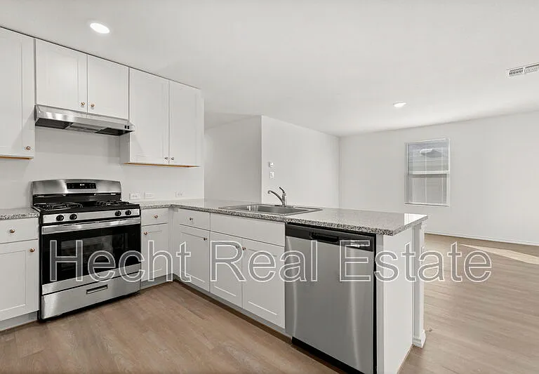 2910 Green Finch — Photo 13