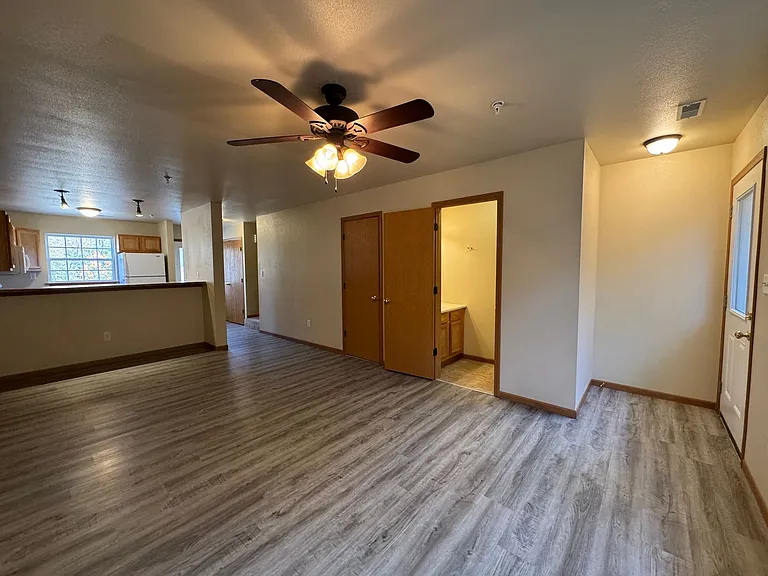 698 Hillside Rd — Photo 10
