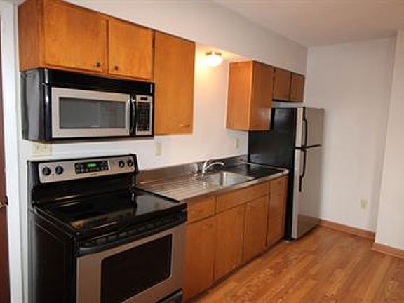 4th image of 845 Western Ave APT 4