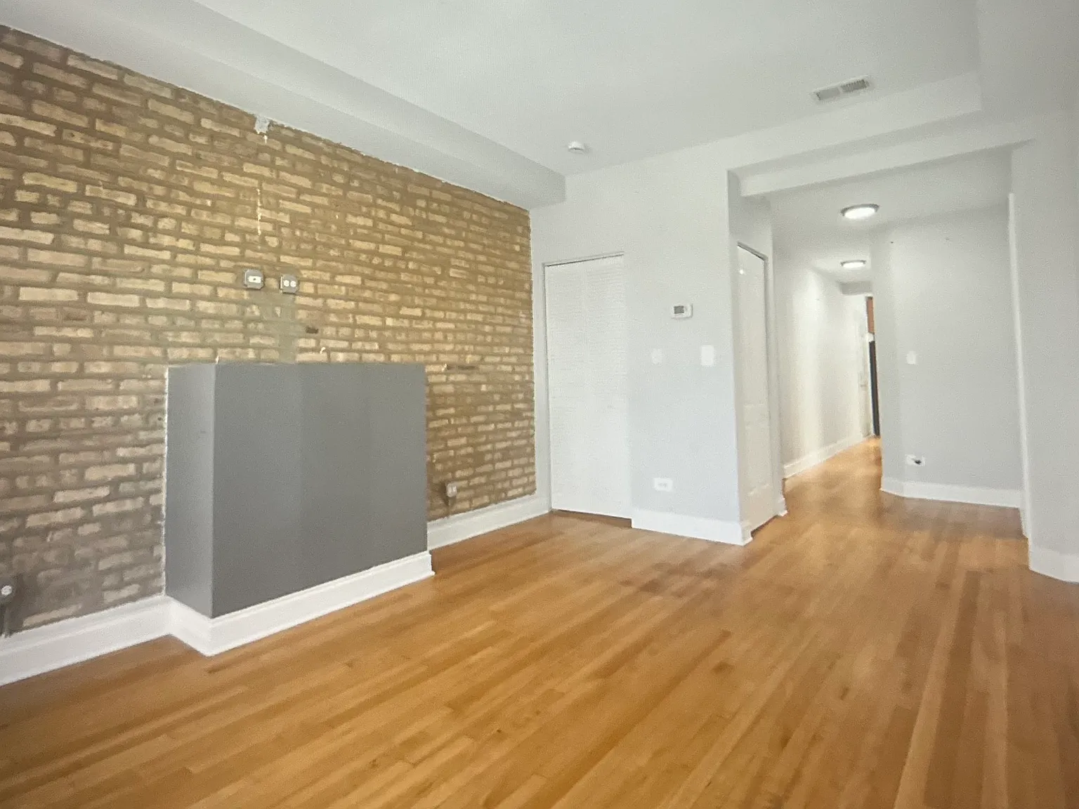 2 bed, 800 sqft, $2,250 — Photo 2