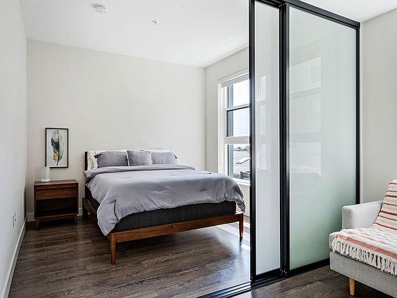4th image of 6677 Santa Monica Blvd Unit 9962