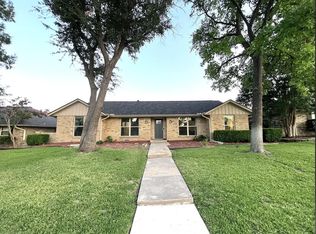 1944 Westminster Dr, Carrollton, TX 75007