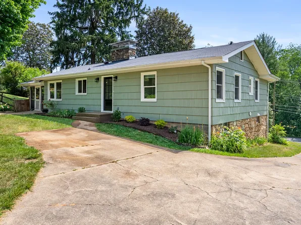 128 Mount Carmel Rd, Asheville, NC 28806