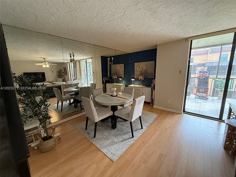 450 Commodore Dr #306 — Photo 16