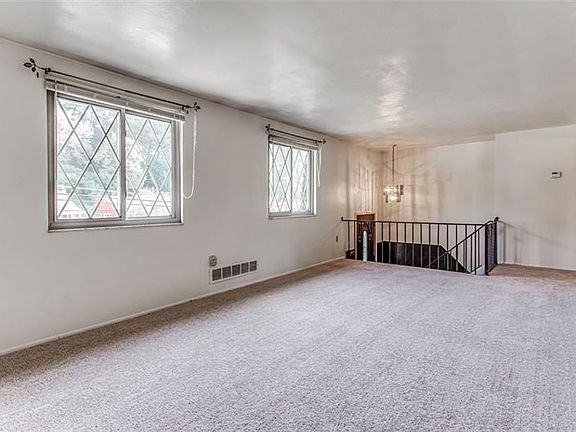 4th image of 786 Killarney Dr