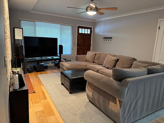 2nd image of 4869 Leigh Ave
