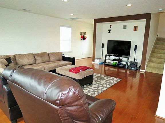4th image of 6538 Green Pear Ln