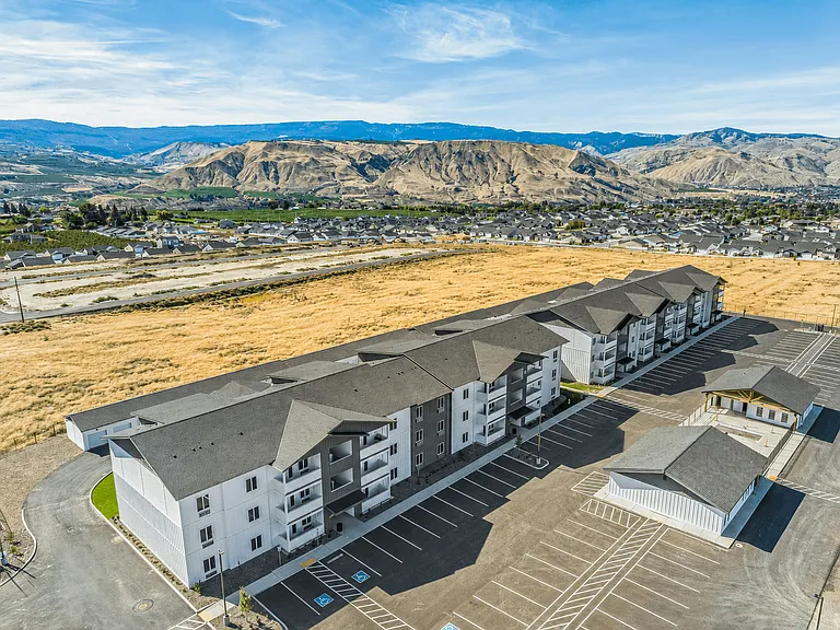 Gateway Apartments — Photo 1