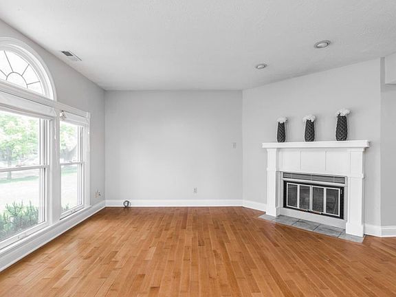 2nd image of 1538 N Park Ave