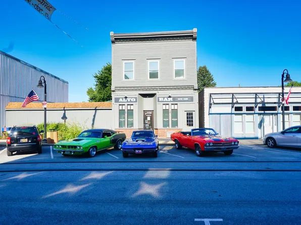 6064 Linfield Ave SE, Alto, MI 49302