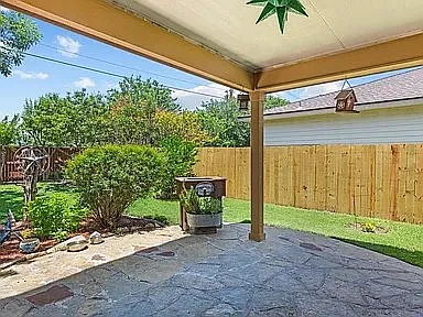 5011 Wood Glen Dr — Photo 12