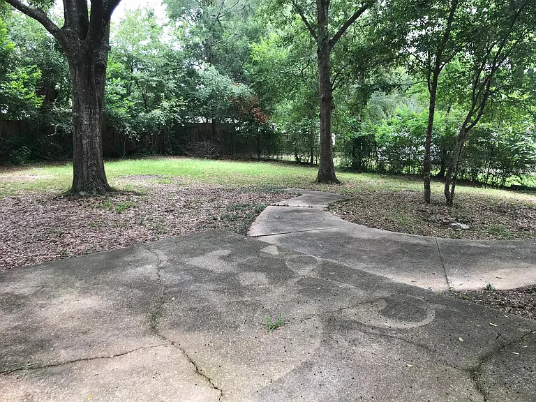 5218 Victoria Dr — Photo 9