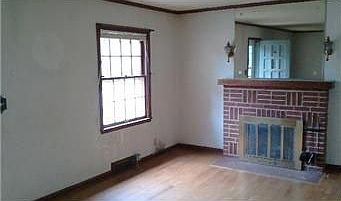 2nd image of 6913 Hawthorne Ave