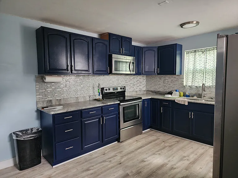 826 Maupas Ave — Photo 11