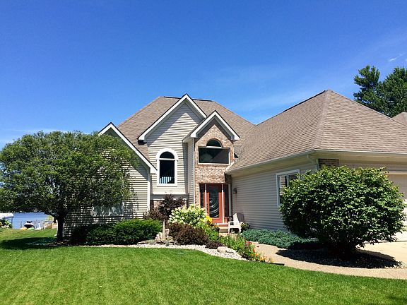 2nd image of 1877 Lakeview Dr