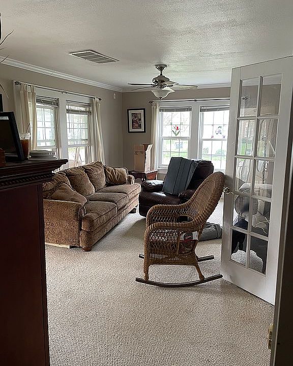 2nd image of 326 W Taylor St