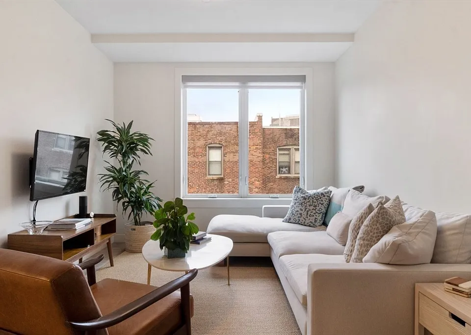900 Beacon St #501