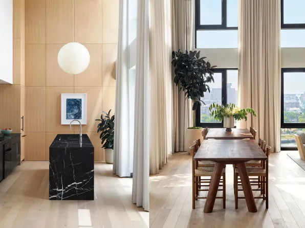 445 Gerard Avenue image 7 of 17