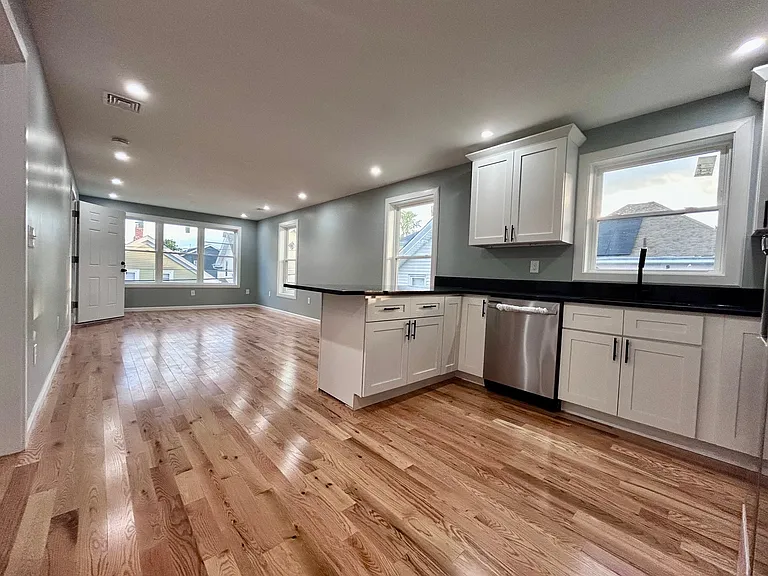 24 Vandewater St #2 — Photo 7
