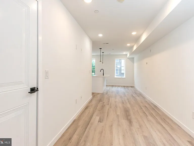 2120 W Master St #2 — Photo 4