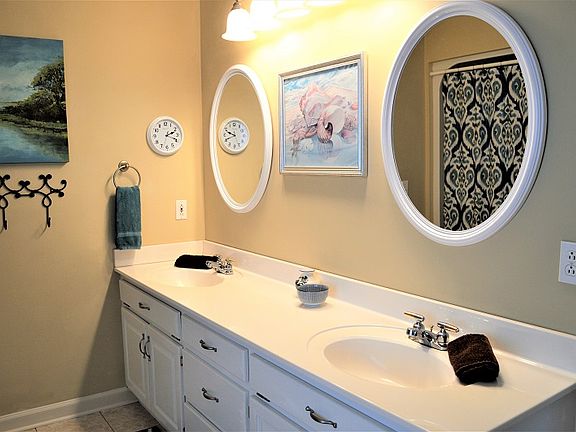 5th image of 386 Audobon Dr