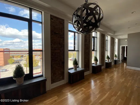 415 E Market St Unit 305, Louisville, KY 40202