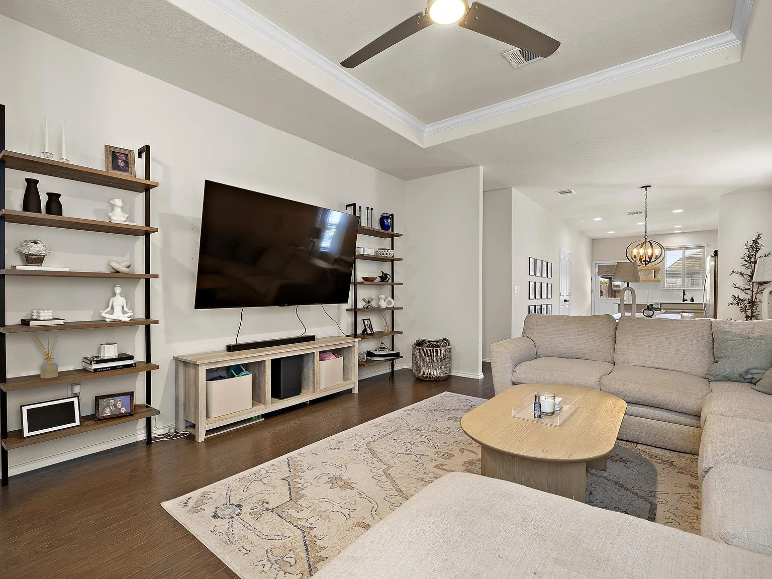 3 bed, 2.0 bath, 1430 sqft, $2,150 — Photo 4