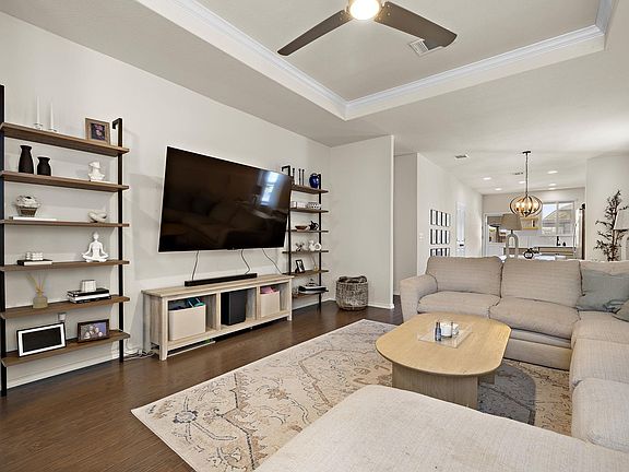 4th image of 218 Bonnet Blvd