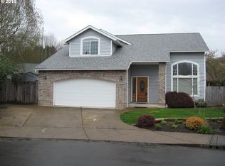 6849 E St, Springfield, OR 97478
