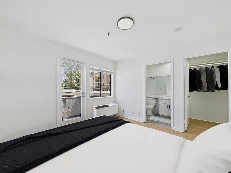 Keystone Apartments — Photo 10