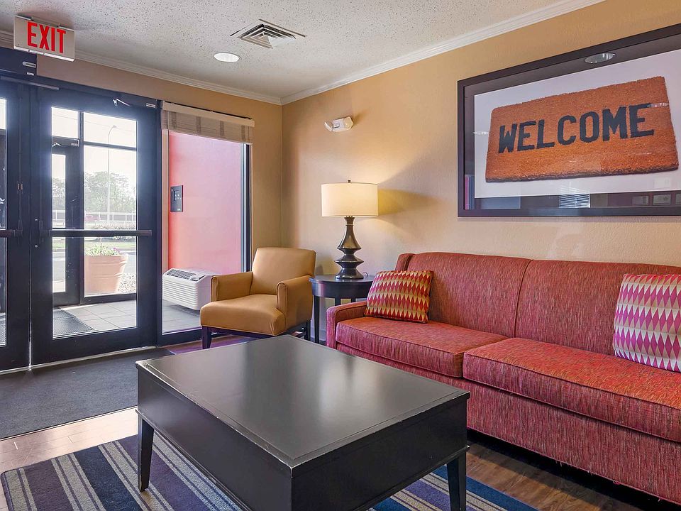 Lobby and Guest Check-in